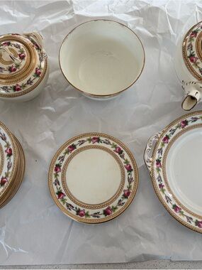 Elegant Floral Gold-Trim Tea Set - White with Pink Rose Accents